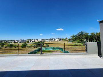 VENTA - CASA A ESTRENAR - 4 AMBIENTES - PILAR DEL ESTE