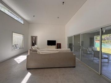Casa en venta a estrenar en Barrio El Aromo - Loma Verde - Escobar