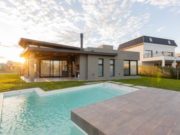 Casa en venta Barrio Lagos de Canning