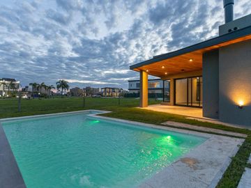 Casa en venta Barrio Lagos de Canning