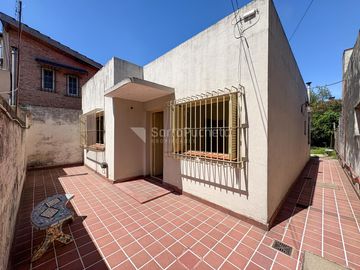 Venta PH 3 ambientes con patio en Moron