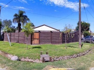 Quinta en - 4 dormitorios 2 baños 3 cocheras - 180mts2 - Chascomús