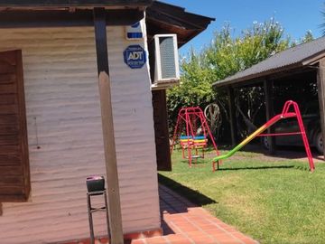 Quinta en - 4 dormitorios 2 baños 3 cocheras - 180mts2 - Chascomús