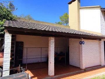 Quinta en - 4 dormitorios 2 baños 3 cocheras - 180mts2 - Chascomús