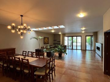 CASA EN VENTA EN BUGAMBILIAS ZAPOPAN