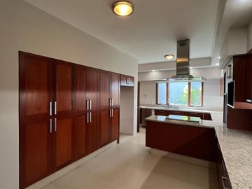 CASA EN VENTA EN BUGAMBILIAS ZAPOPAN