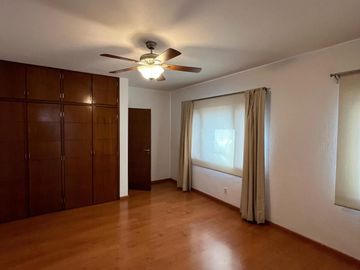 CASA EN VENTA EN BUGAMBILIAS ZAPOPAN