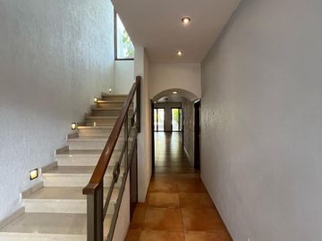 CASA EN VENTA EN BUGAMBILIAS ZAPOPAN