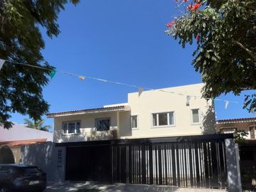 CASA EN VENTA EN BUGAMBILIAS ZAPOPAN