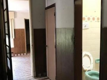 Casa en venta - 3 Dormitorios 1 Baño - 200 mts2 - La Plata