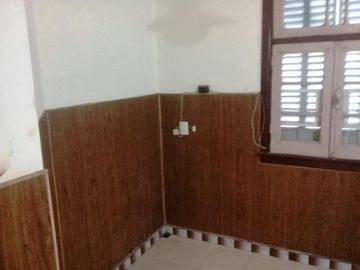 Casa en venta - 3 Dormitorios 1 Baño - 200 mts2 - La Plata