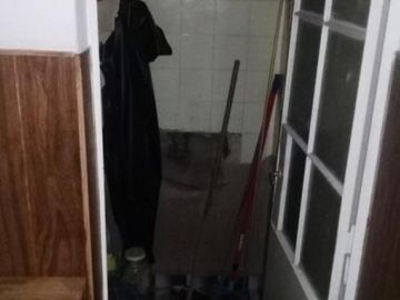 Casa en venta - 3 Dormitorios 1 Baño - 200 mts2 - La Plata