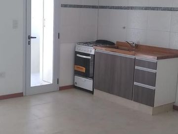 Dúplex en venta - 2 dormitorios 1 baño - cochera - 83mts2 - Los Hornos, La Plata