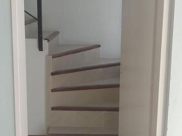 Dúplex en venta - 2 dormitorios 1 baño - cochera - 83mts2 - Los Hornos, La Plata