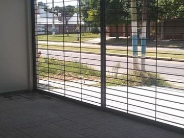 Dúplex en venta - 2 dormitorios 1 baño - cochera - 83mts2 - Los Hornos, La Plata