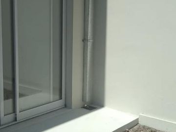 Dúplex en venta - 2 dormitorios 1 baño - cochera - 83mts2 - Los Hornos, La Plata