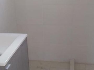 Dúplex en venta - 2 dormitorios 1 baño - cochera - 83mts2 - Los Hornos, La Plata