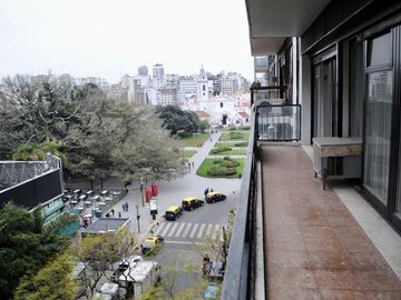 OPORTUNIDAD QUINTANA  500 - PISO - 270M2 - 4 DORM - 2 DEP - COCH BAUL - A REFACCIONAR