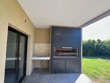 Venta Casa en Eucaliptus Haras Santa Maria Escobar