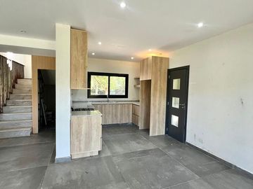Venta Casa en Eucaliptus Haras Santa Maria Escobar
