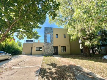 Venta Casa en Eucaliptus Haras Santa Maria Escobar