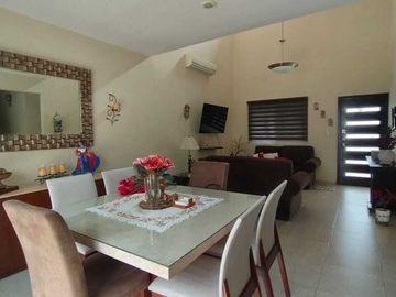 VENTA CASA EN ESQUINA EN ZONA DE CONKAL, MÉRIDA;YUCATÁN