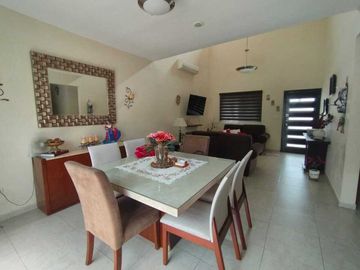 VENTA CASA EN ESQUINA EN ZONA DE CONKAL, MÉRIDA;YUCATÁN