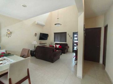 VENTA CASA EN ESQUINA EN ZONA DE CONKAL, MÉRIDA;YUCATÁN