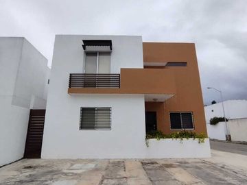 VENTA CASA EN ESQUINA EN ZONA DE CONKAL, MÉRIDA;YUCATÁN