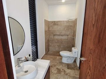 CASA EN VENTA EN MERIDA EN PRIVADA EN TEMOZON, YUCATAN