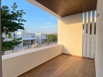 CASA EN VENTA EN MERIDA EN PRIVADA EN TEMOZON, YUCATAN