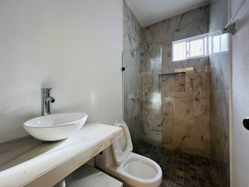 Casa en Venta En Ciudad Caucel remodelada con 2 habitaciones y 2 baños