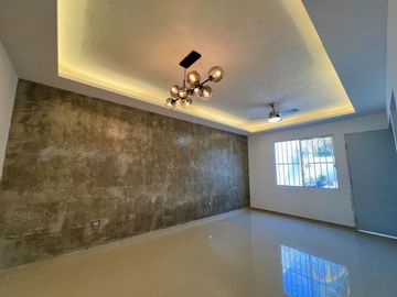 Casa en Venta En Ciudad Caucel remodelada con 2 habitaciones y 2 baños