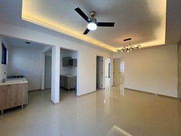 Casa en Venta En Ciudad Caucel remodelada con 2 habitaciones y 2 baños