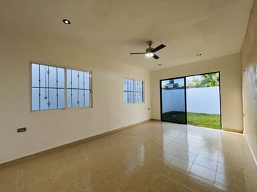 Casa en Venta En Ciudad Caucel remodelada con 2 habitaciones y 2 baños