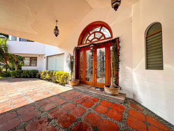Casa de lujo en venta en Club Atlas Colomos a 5 min de Andares