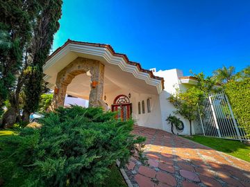 Casa de lujo en venta en Club Atlas Colomos a 5 min de Andares