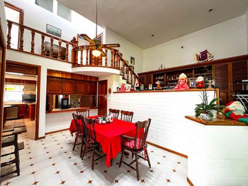Casa de lujo en venta en Club Atlas Colomos a 5 min de Andares