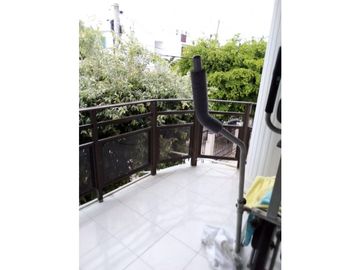 VENTA DE CASA DE DOS PISOS EN LA CASTELLANA DE MONTERA