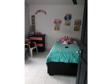 VENTA DE CASA DE DOS PISOS EN LA CASTELLANA DE MONTERA