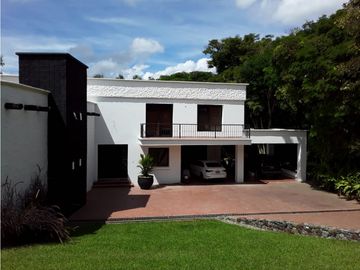 VENTA HERMOSA CASA CAMPESTRE EN CONDOMINIO CERRITOS PEREIRA