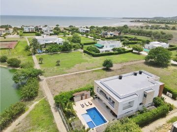 Venta CASA DE LUJO en ZONA NORTE Condominio Palma Real Cartagena