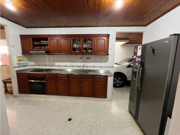 VENTA DE CASA  DE DOS NIVELES EN EL B/ LA CASTELLANA DE MONTERIA