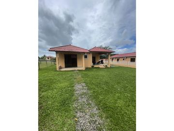 VENTA O ALQUILER DE CASA DE CAMPO AMOBLADA EN ANTON