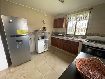 VENTA O ALQUILER DE CASA DE CAMPO AMOBLADA EN ANTON
