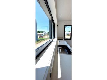Casa en venta Pinamar Nayades a estrenar!
