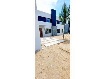 Casa en venta Pinamar Nayades a estrenar!