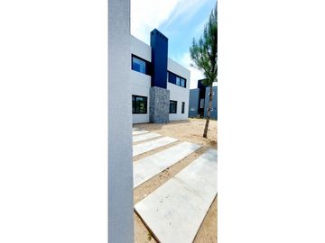 Casa en venta Pinamar Nayades a estrenar!