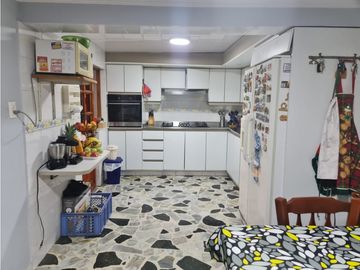 SE VENDE HERMOSA CASA AMPLIA ALGARRA II ZIPAQUIRA