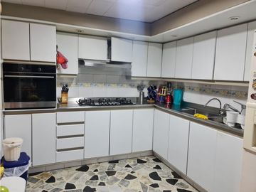 SE VENDE HERMOSA CASA AMPLIA ALGARRA II ZIPAQUIRA